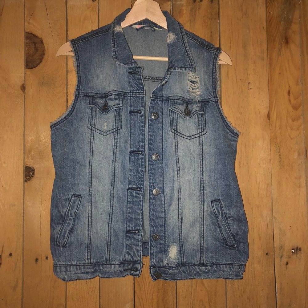 *SOLD on Depop* Denim Vest